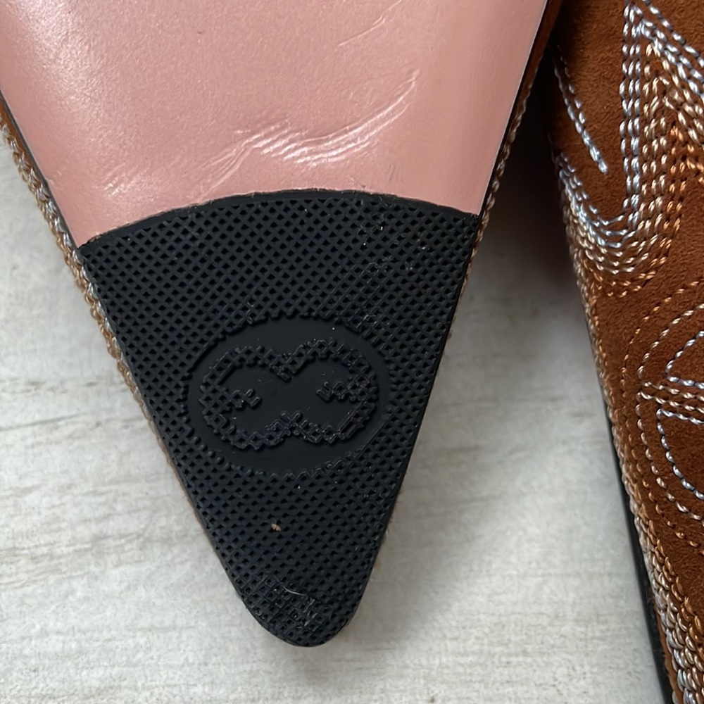 NWOT Escada pump - Picture 10 of 10